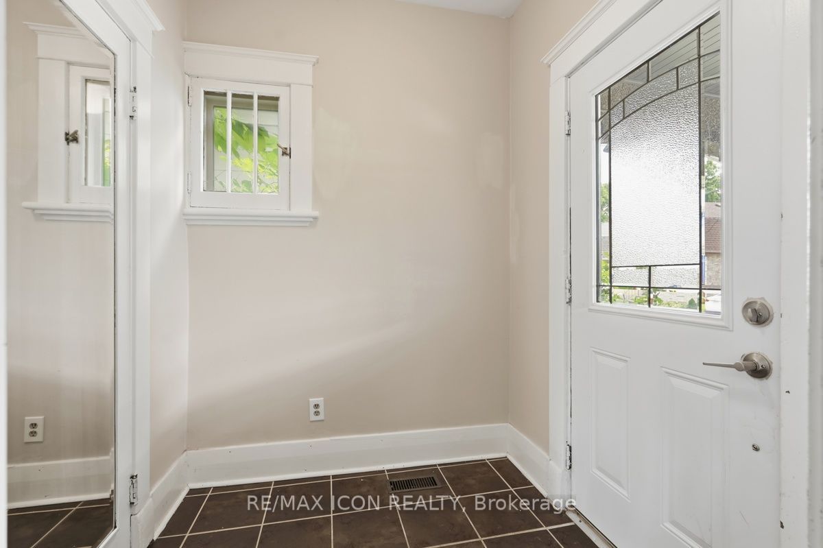 31 Mount Pleasant Avenue, London 5