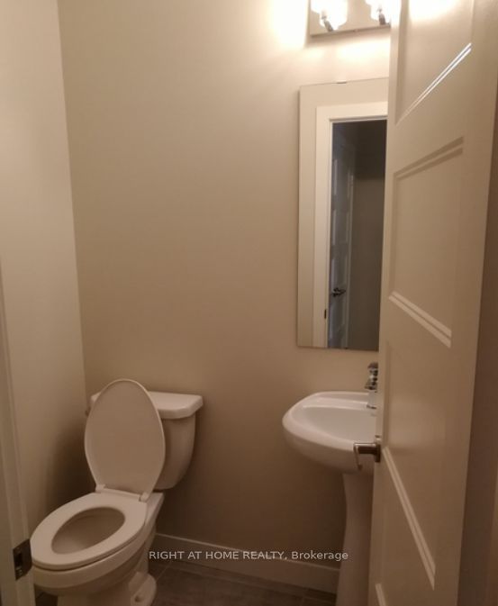 924 Georgetown Drive, London 5