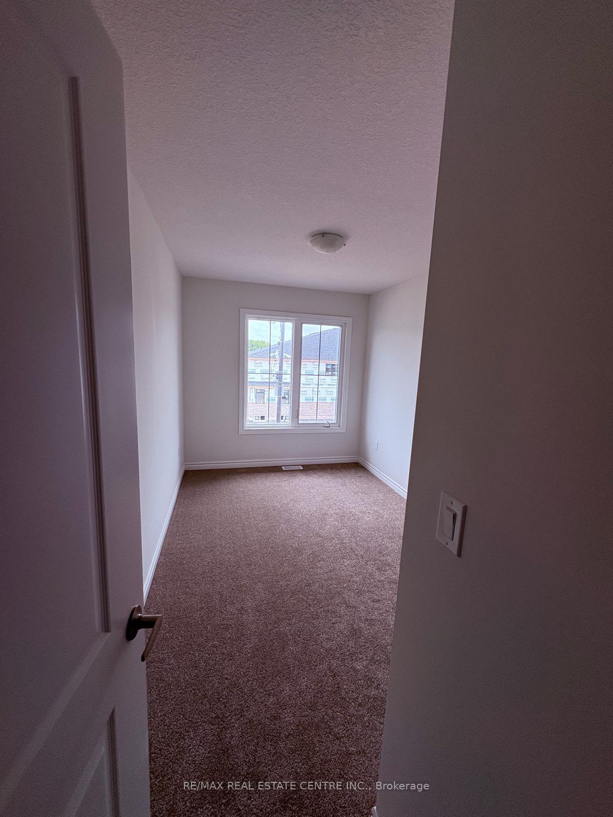 8 Elite Crescent, Haldimand 3