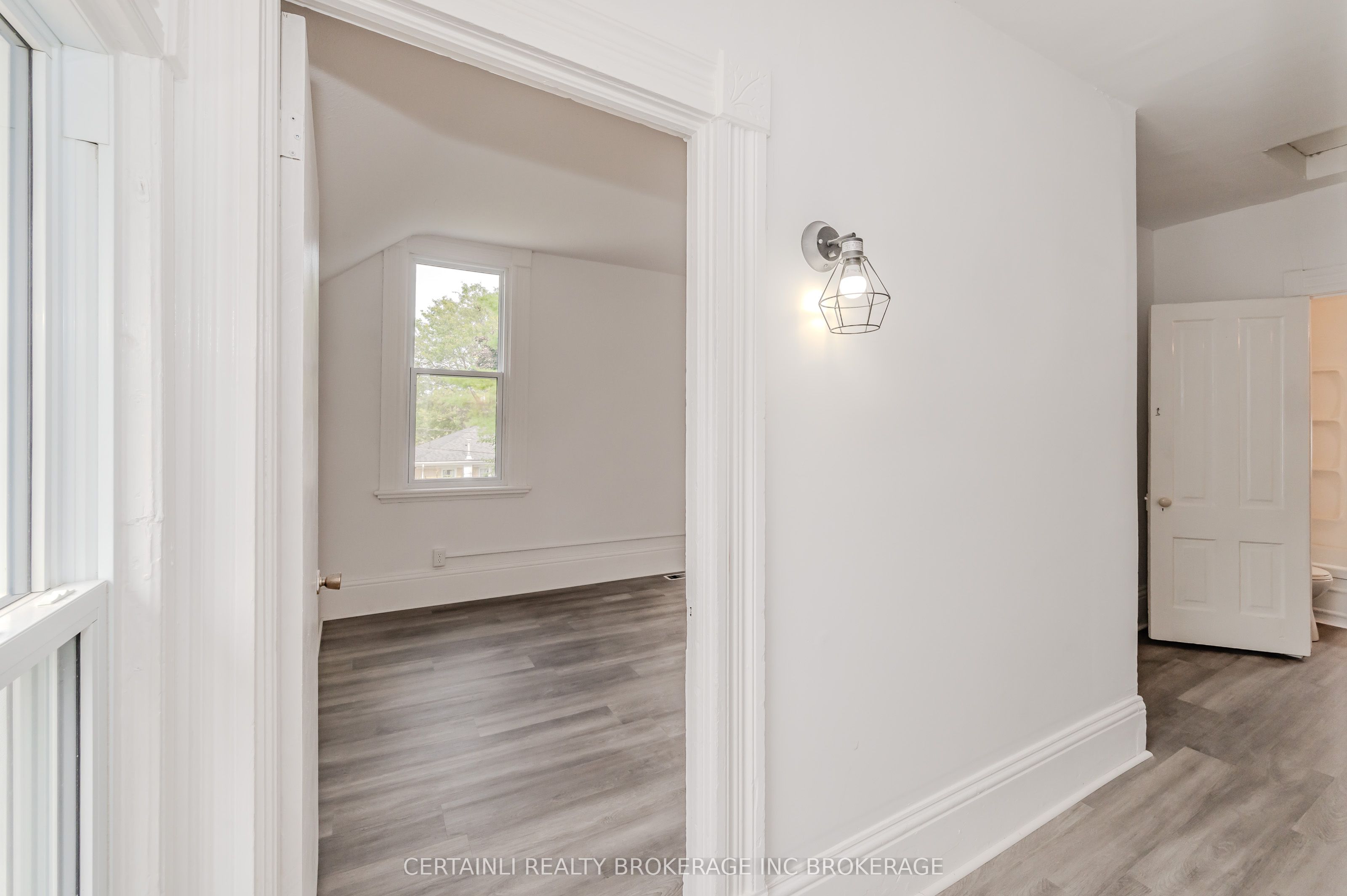 51 BALDWIN Ave, Brantford, Ontario N3S1H6 For Sale HouseSigma